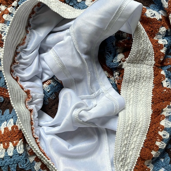 Ultra Pink Cottagecore Granny Square Crochet Shorts Brown Blue White Size XL - Picture 10 of 13